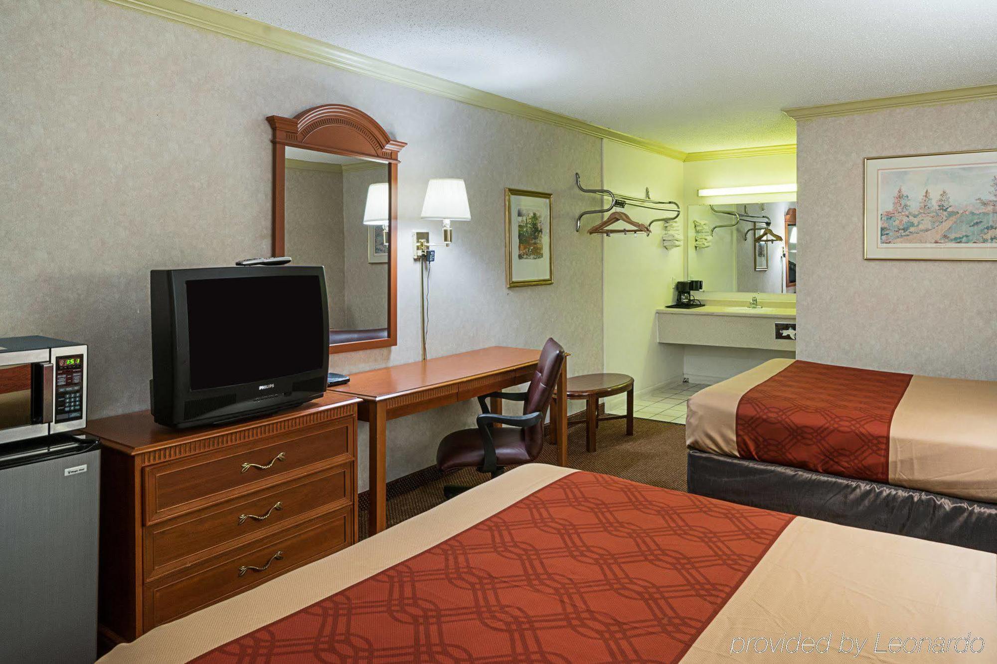 Econo Lodge Airport New Castle Exterior foto